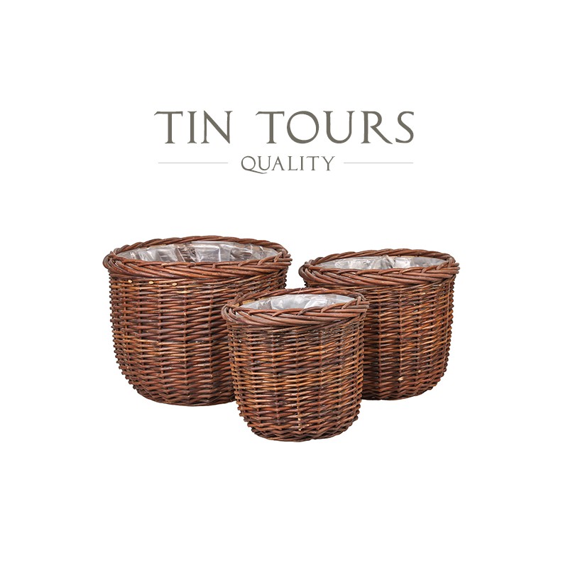 Naturalne wnętrza i balkony – rola doniczek wiklinowych